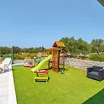 House With Pool Maja By Guide * ヴェラ・ルカ