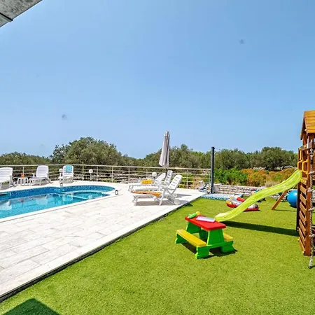 House With Pool Maja By Guide