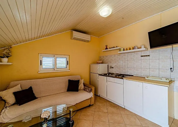 Villa House With Pool Maja By Guide