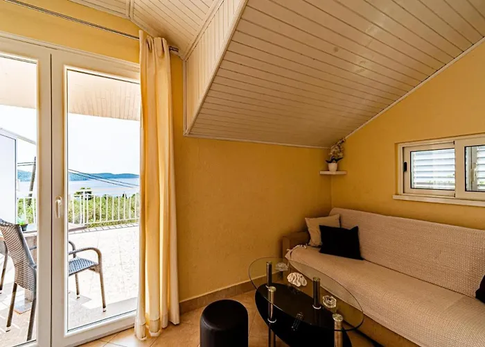 House With Pool Maja By Guide *