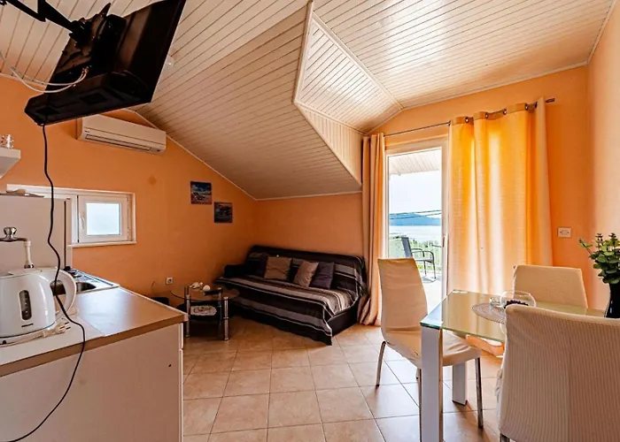 Villa House With Pool Maja By Guide