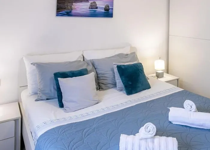 Villa House With Pool Maja By Guide *