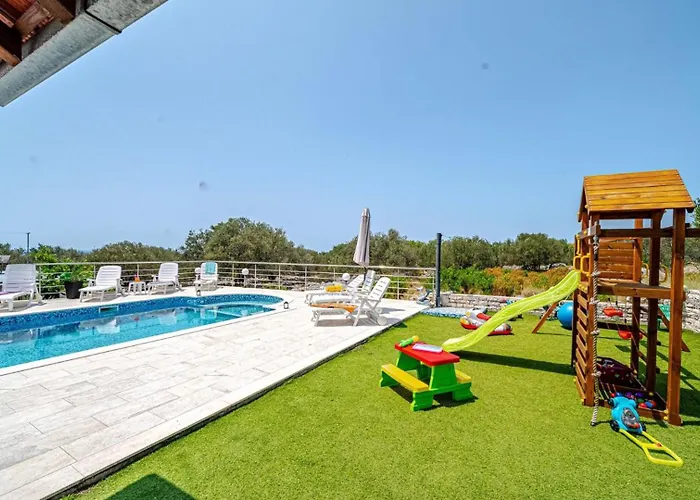 House With Pool Maja By Guide