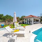 House With Pool Maja By Guide